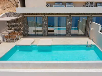PoolOfHouse