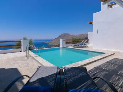 PoolOfHouse