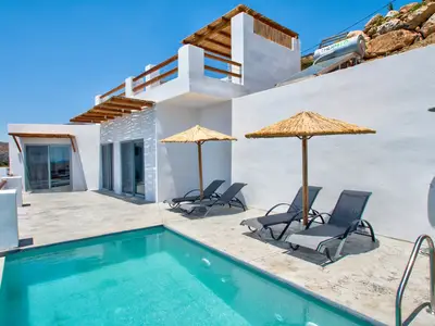 PoolOfHouse