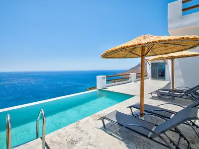 PoolOfHouse