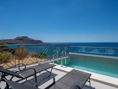 PoolOfHouse