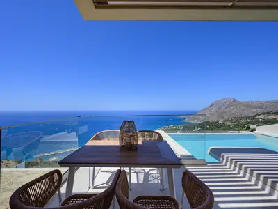 PoolOfHouse