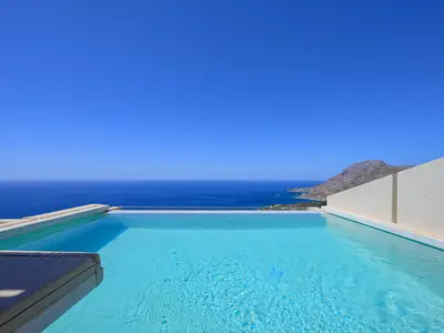 PoolOfHouse