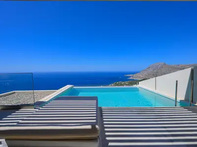 PoolOfHouse