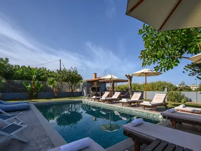 PoolOfHouse