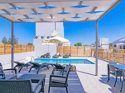 PoolOfHouse