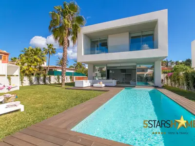 PoolOfHouse