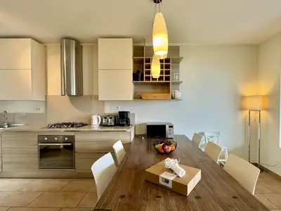 Küche und Essbereich