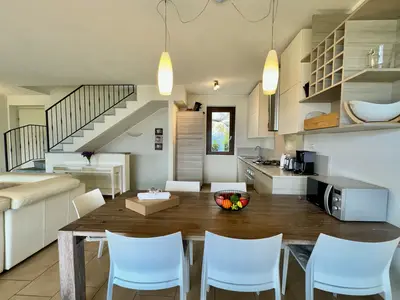 Küche und Essbereich