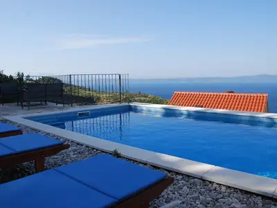 PoolOfHouse