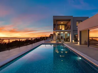 NEU! Seaview Villa Big Blue mit 32qm beheiztem Pool, 4 Schlafzimmern und 3 Bädern