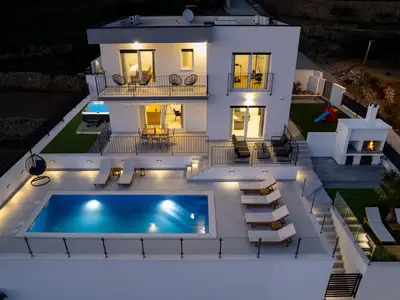 Villa Nonna Tonina bei Nacht.

