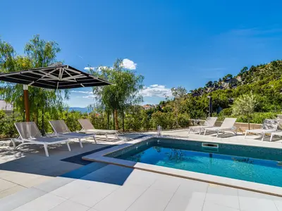 Die Villa Cecilia ist eine neu gebaute und moderne Villa