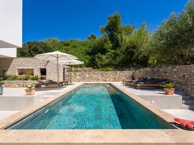 Private and heated swimming pool 9,5m x 3m, 8 deck chairs
