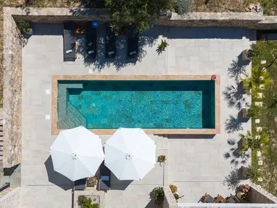 Newly built and very well-organized and well-designed 205sqm property
