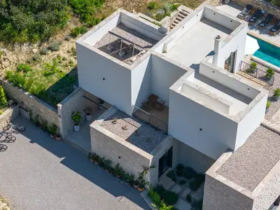 New! Villa Praska with private 28,5 sqm pool, 3 en-suite bedrooms, Sauna, 1km to Beach 

