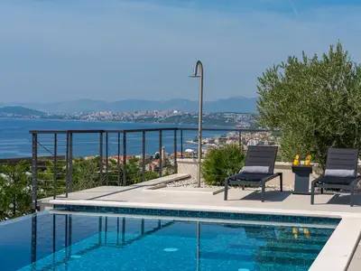 Beheizter 32 m2 großer privater Pool