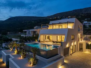 Villa für 8 Personen (300 m²) in Podstrana