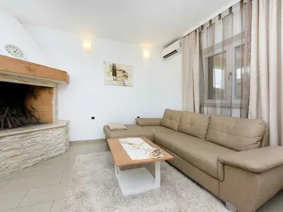 Villa für 10 Personen (124 m²) in Lovinac 8/10