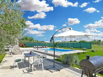 Villa für 6 Personen (100 m²) in Pomer 1/10