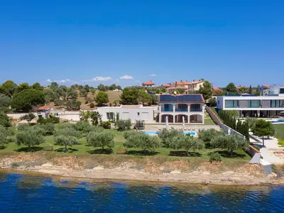 Villa für 14 Personen (312 m²) in Pomer 5/10