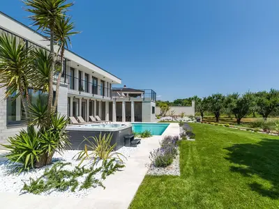 Villa für 8 Personen (336 m²) in Pomer 3/10