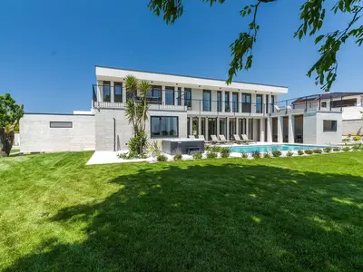 Villa für 8 Personen (336 m²) in Pomer 4/10