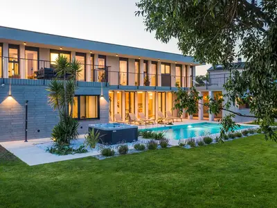 Villa für 8 Personen (336 m²) in Pomer 6/10