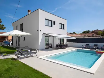 Villa für 10 Personen (174 m²) in Pomer 1/10