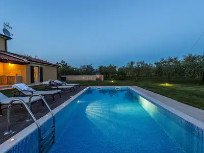 Villa Danelon ist ein idealer Ort für Entspannung in der Nähe der Stadt Poreč.