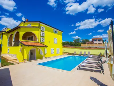 Villa für 17 Personen (250 m²) in Poreč 1/10