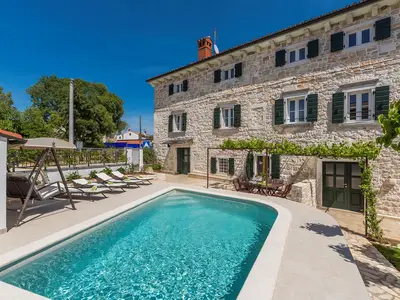 Villa für 10 Personen (150 m²) in Dračevac 1/10