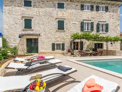 Villa für 10 Personen (150 m²) in Dračevac 8/10