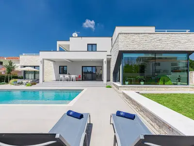 Villa für 10 Personen (280 m²) in Poreč 1/10