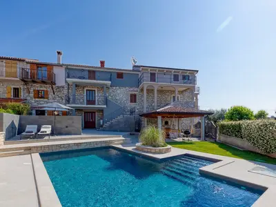 Villa für 9 Personen (200 m²) in Dračevac 5/10
