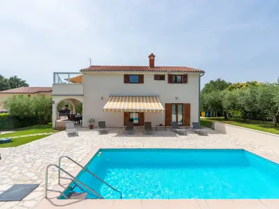 Villa für 9 Personen (200 m²) in Poreč 1/10