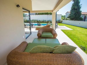 23937807-Villa-9-Poreč-300x225-5