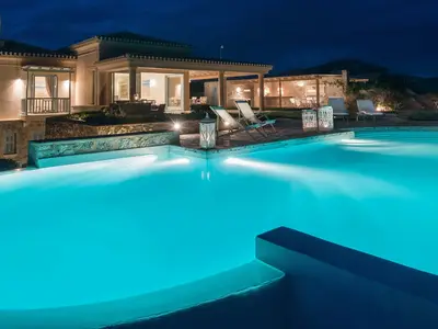 PoolOfHouse