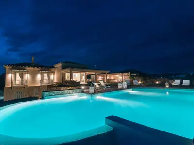 PoolOfHouse