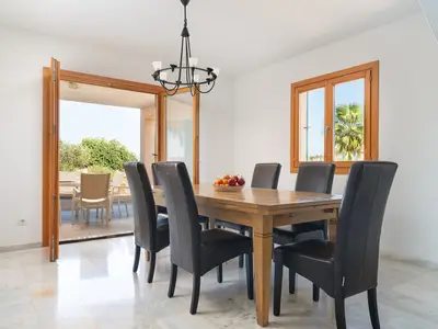 DiningRoom