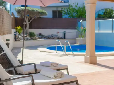 PoolOfHouse