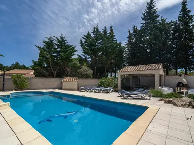 PoolOfHouse