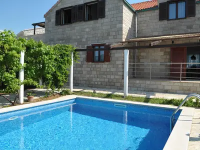 Villa für 10 Personen (140 m²) in Povlja 1/10
