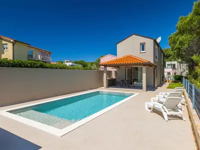 Villa für 4 Personen (90 m²) in Premantura 1/10