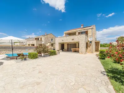 Villa für 6 Personen (130 m²) in Privlaka 4/10