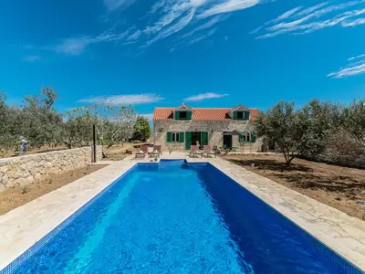 Villa für 8 Personen (100 m²) in Privlaka 3/10