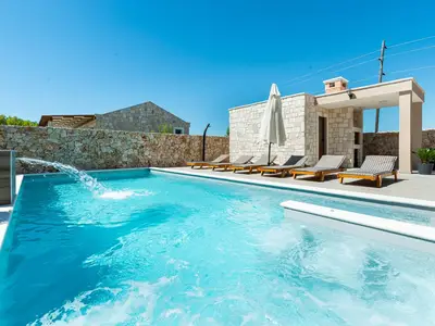 Villa für 8 Personen (220 m²) in Privlaka 2/10