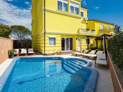 Villa für 16 Personen (360 m²) in Pula (Istarska) 1/10