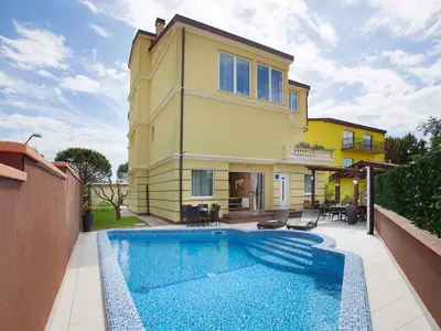 Villa für 16 Personen (360 m²) in Pula (Istarska) 2/10