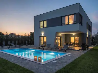 Villa für 8 Personen (258 m²) in Pula (Istarska) 1/10